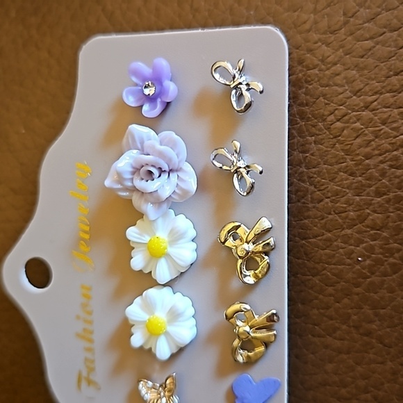 VTG Coquette Butterfly Flowers Bows Post Stud Earrings - Picture 3 of 3